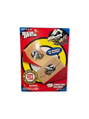 Tech Deck Tony Hawk Skatepark Grind Rail & 1/4 Pipe Set